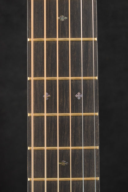 Martin D-28 Modern Deluxe Natural