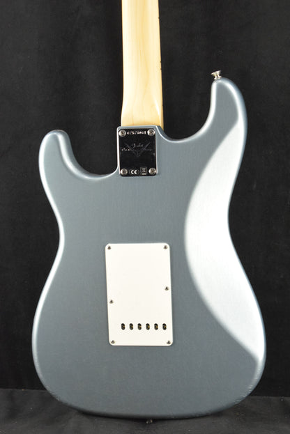 Fender '68 Stratocaster DLX Closet Classic - Aged Blue Ice Metallic