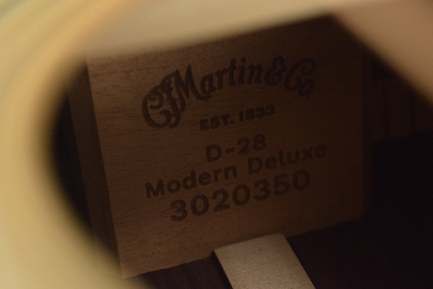 Martin D-28 Modern Deluxe Natural