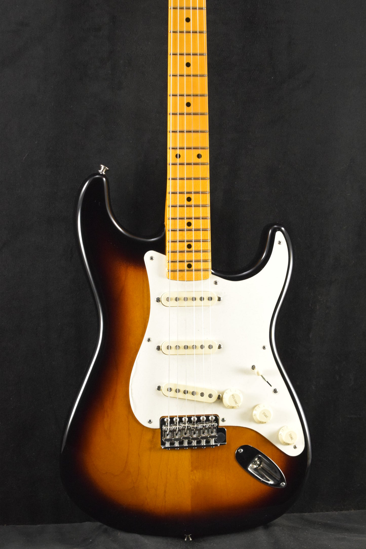 Fender Eric Johnson Stratocaster 2-Color Sunburst Maple Fingerboard