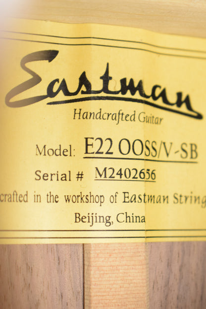 Eastman E22OOSS/V-SB OO-Style Concert Sloped Shoulder Antique Varnish Sunburst