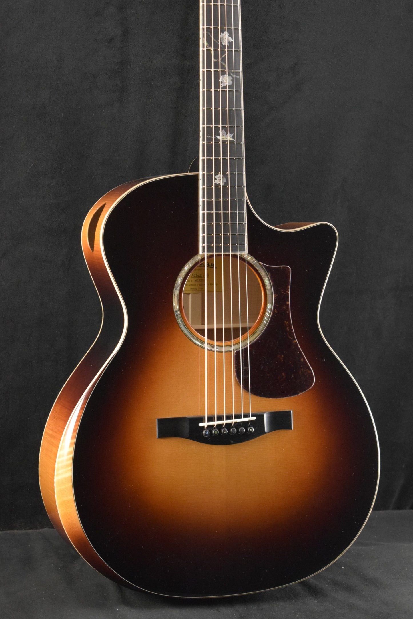 Eastman AC622CE-SB Acoustic Electric Grand Auditorium Sunburst Truetone Gloss