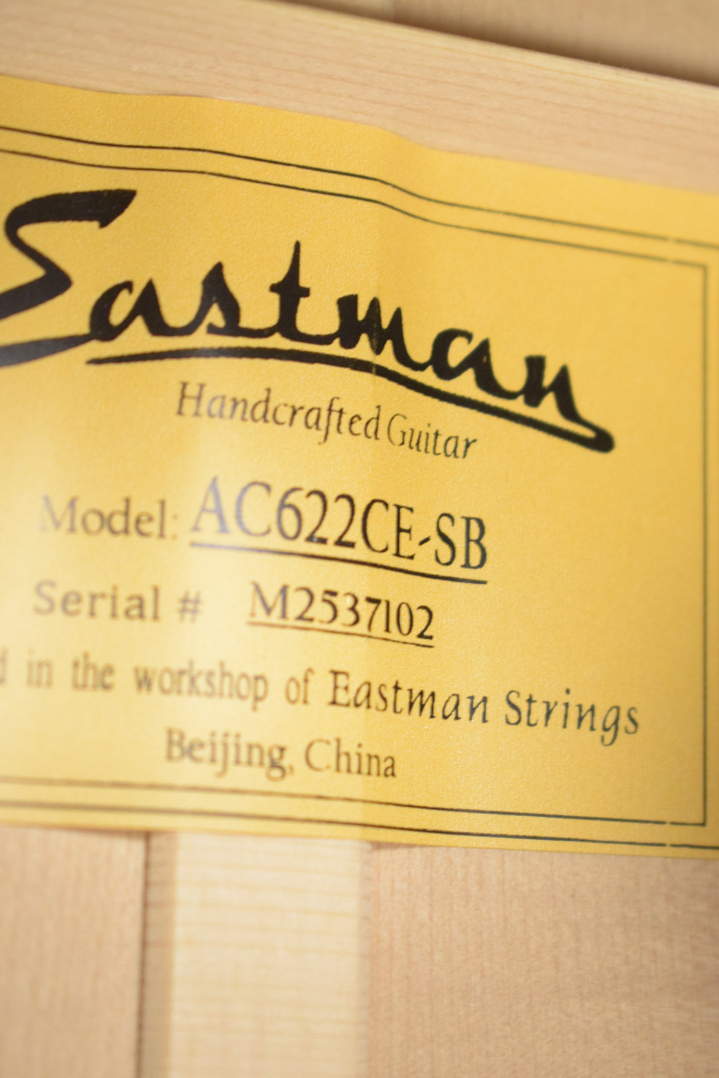 Eastman AC622CE-SB Acoustic Electric Grand Auditorium Sunburst Truetone Gloss