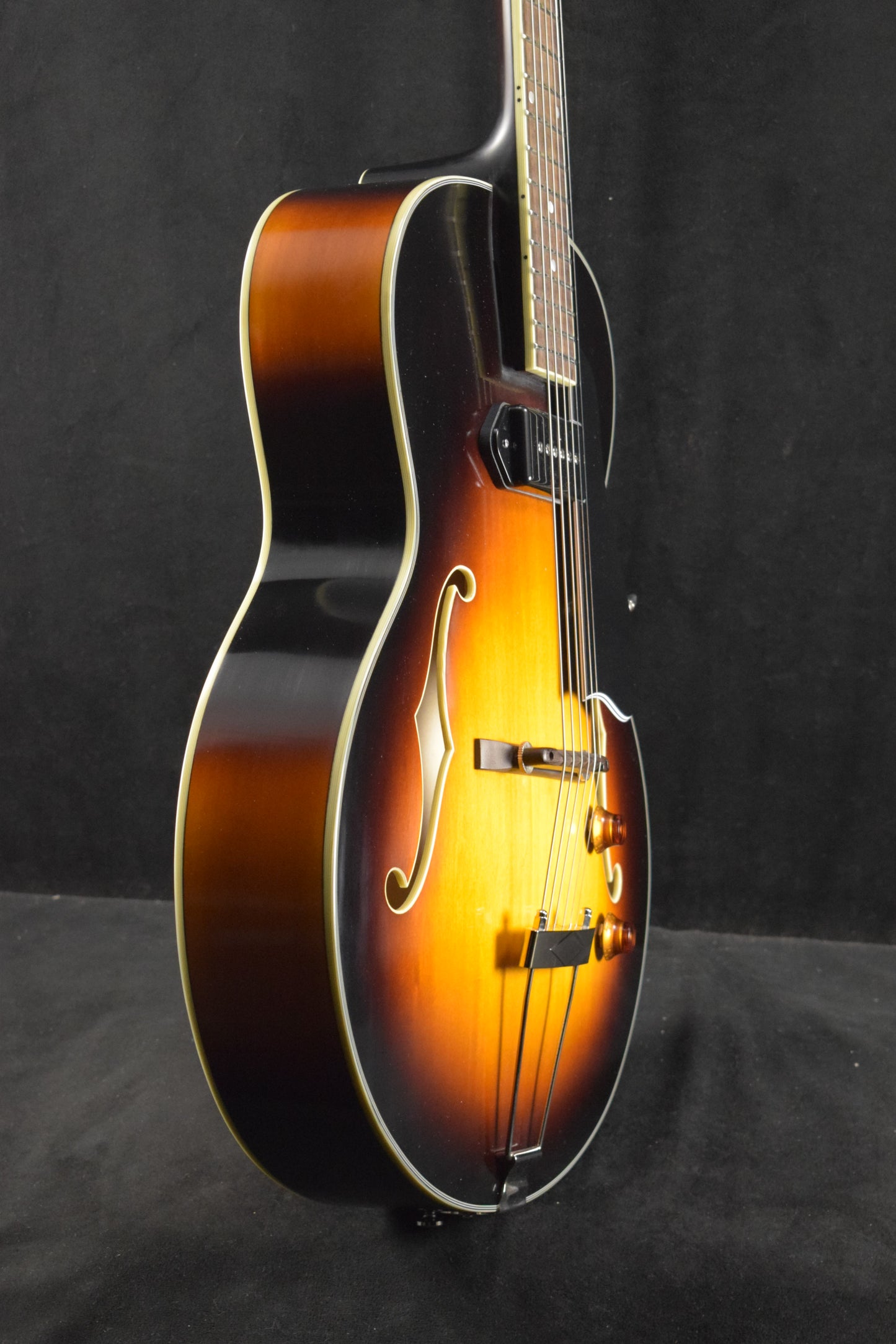 Eastman AR405-P90/TV-SB Archtop Tonerider Dogear P-90 Truetone Vintage Sunburst