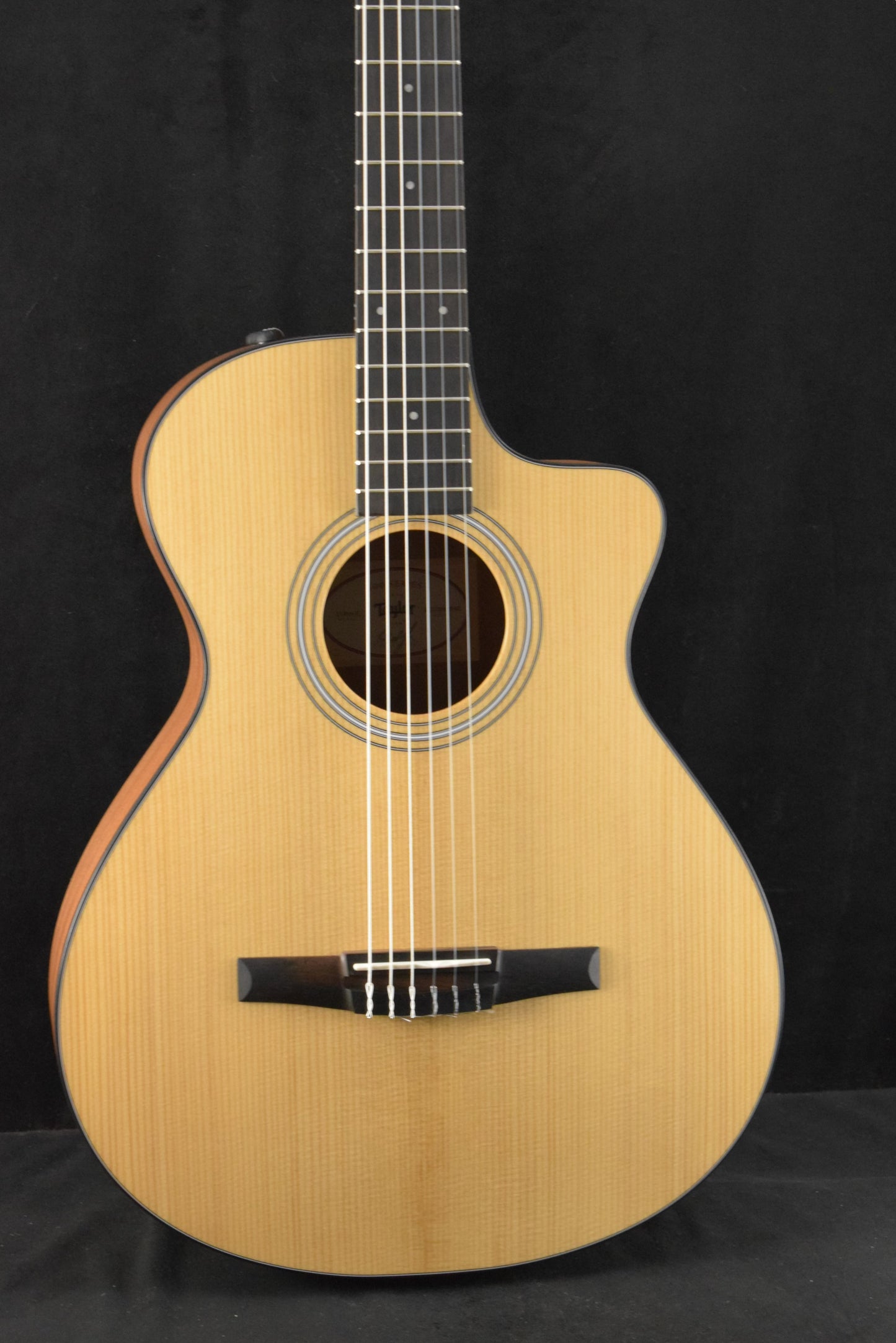 Taylor 112ce-N Nylon-String Sapele/Torrefied Spruce Natural