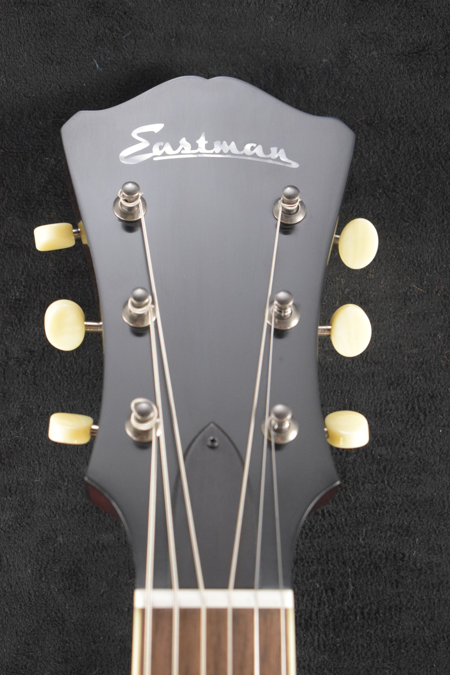 Eastman AR405-P90/TV-SB Archtop Tonerider Dogear P-90 Truetone Vintage Sunburst