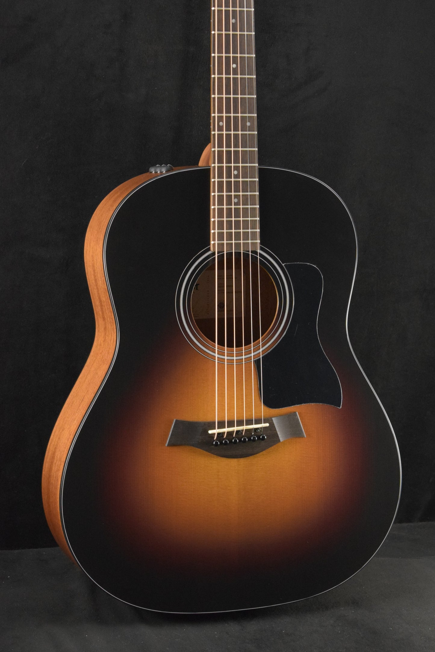 Taylor 117e Special Edition Grand Pacific Dreadnought Dark Tobacco Teardrop Satin