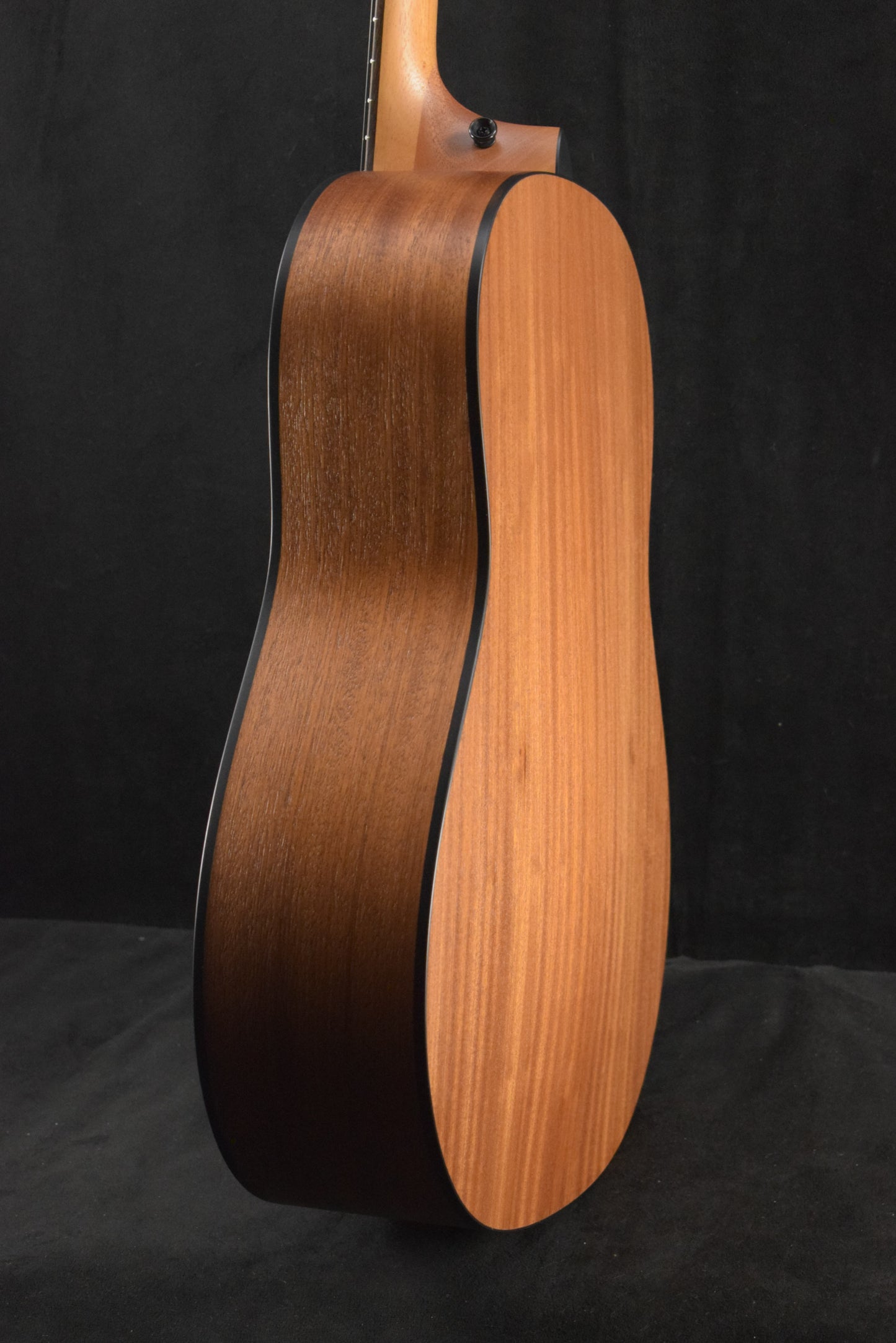 Taylor 117e Special Edition Grand Pacific Dreadnought Dark Tobacco Teardrop Satin