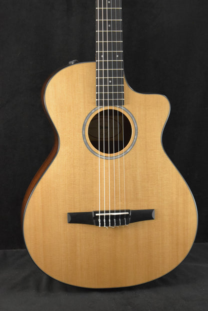 Taylor 212ce-N Plus Nylon-String Natural