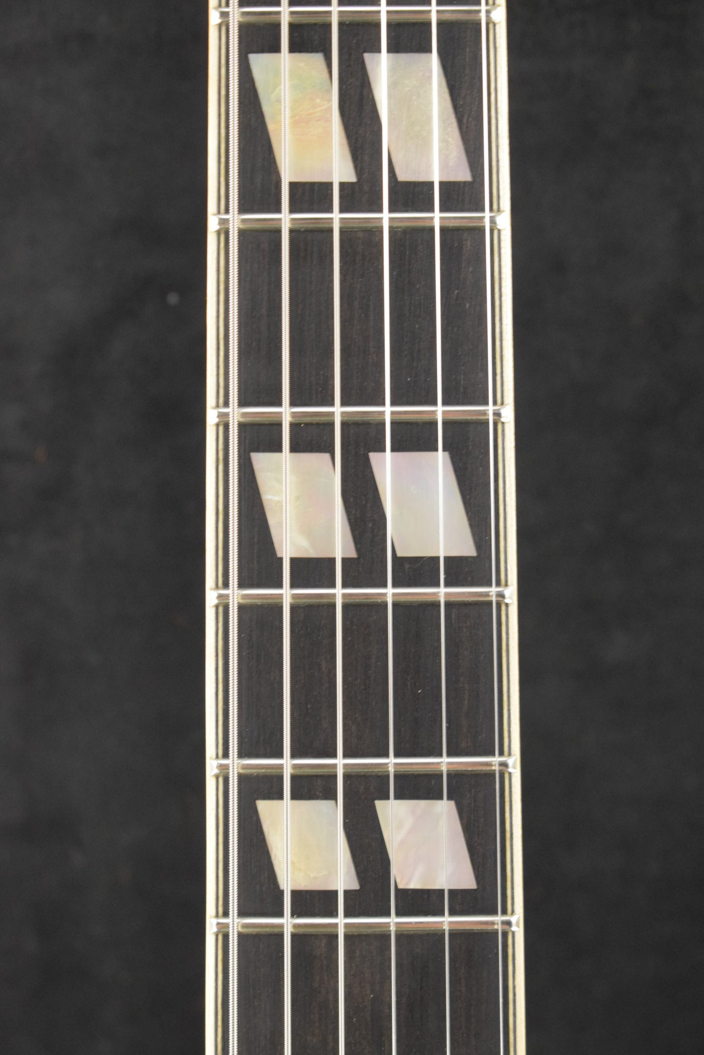 Eastman T58/V-AMB Bigsby Archtop Antique Amber Varnish Finish