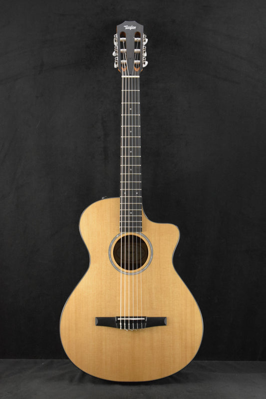 Taylor 212ce-N Plus Nylon-String Natural