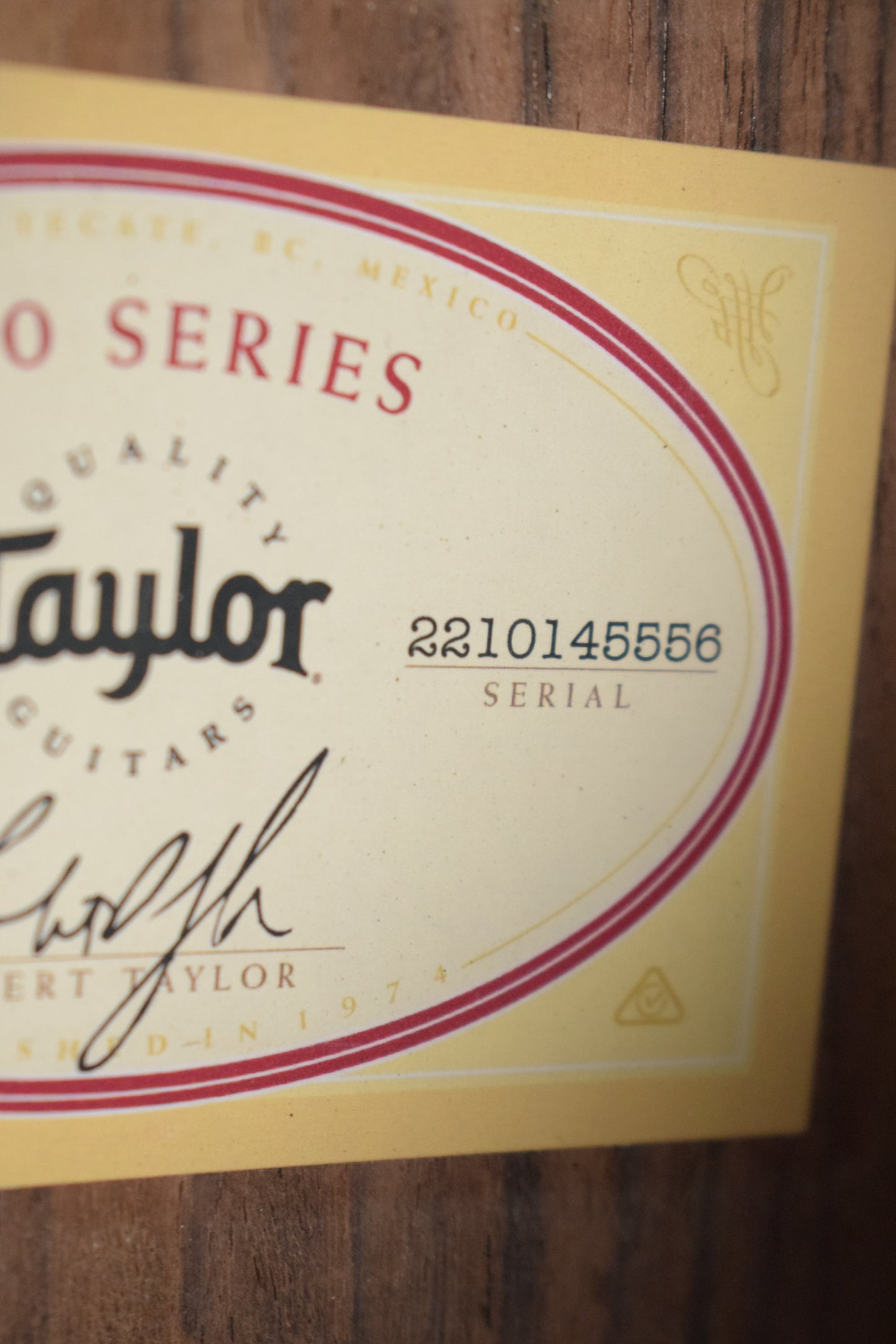 Taylor 212ce-N Plus Nylon-String Natural