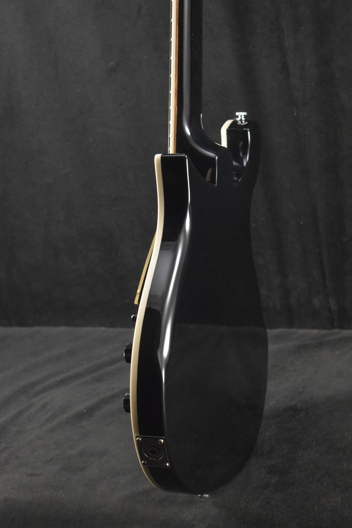 Rickenbacker 660 6-String Jetglo