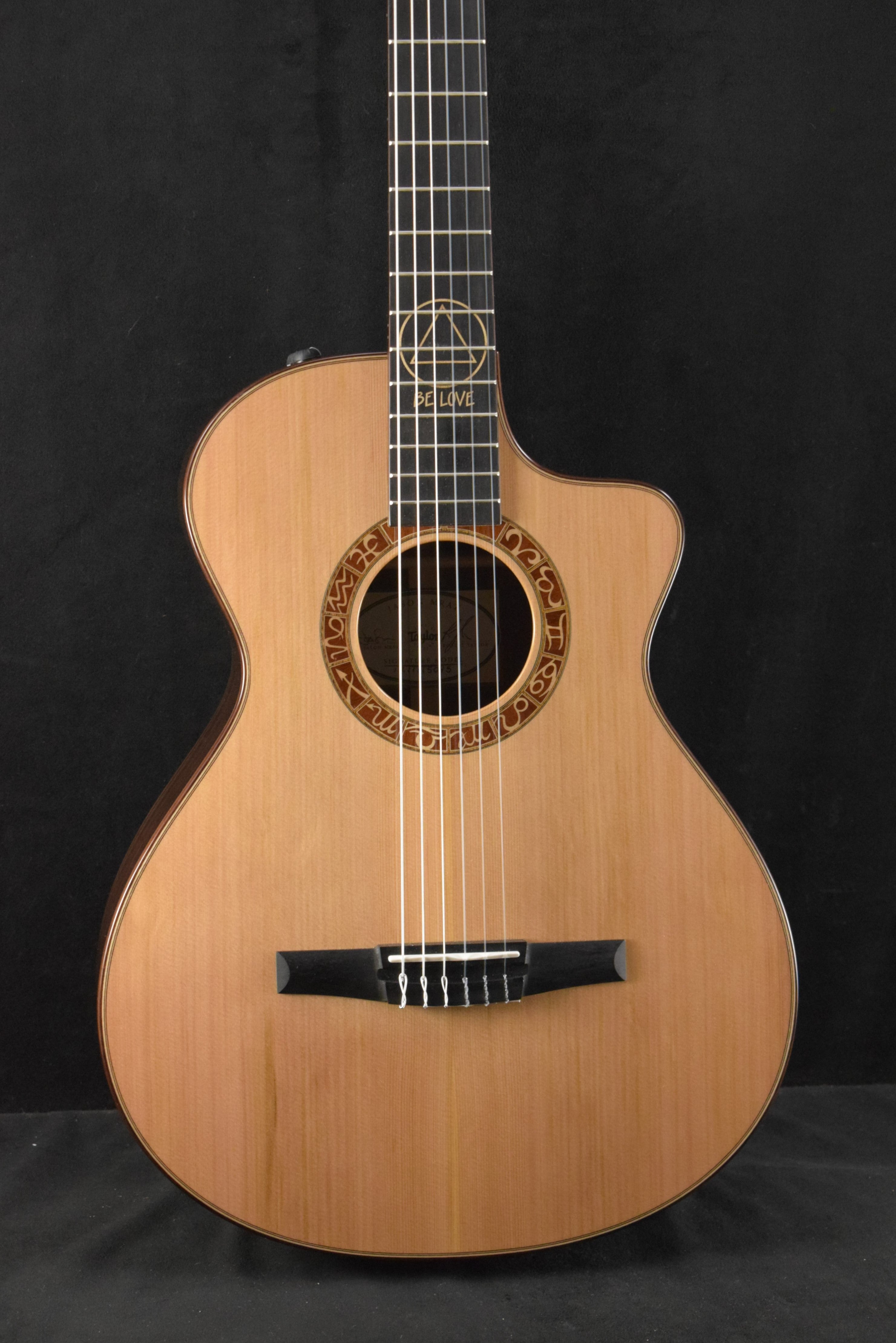 Taylor JMSM Jason Mraz Signature Model – Fuller's Guitar