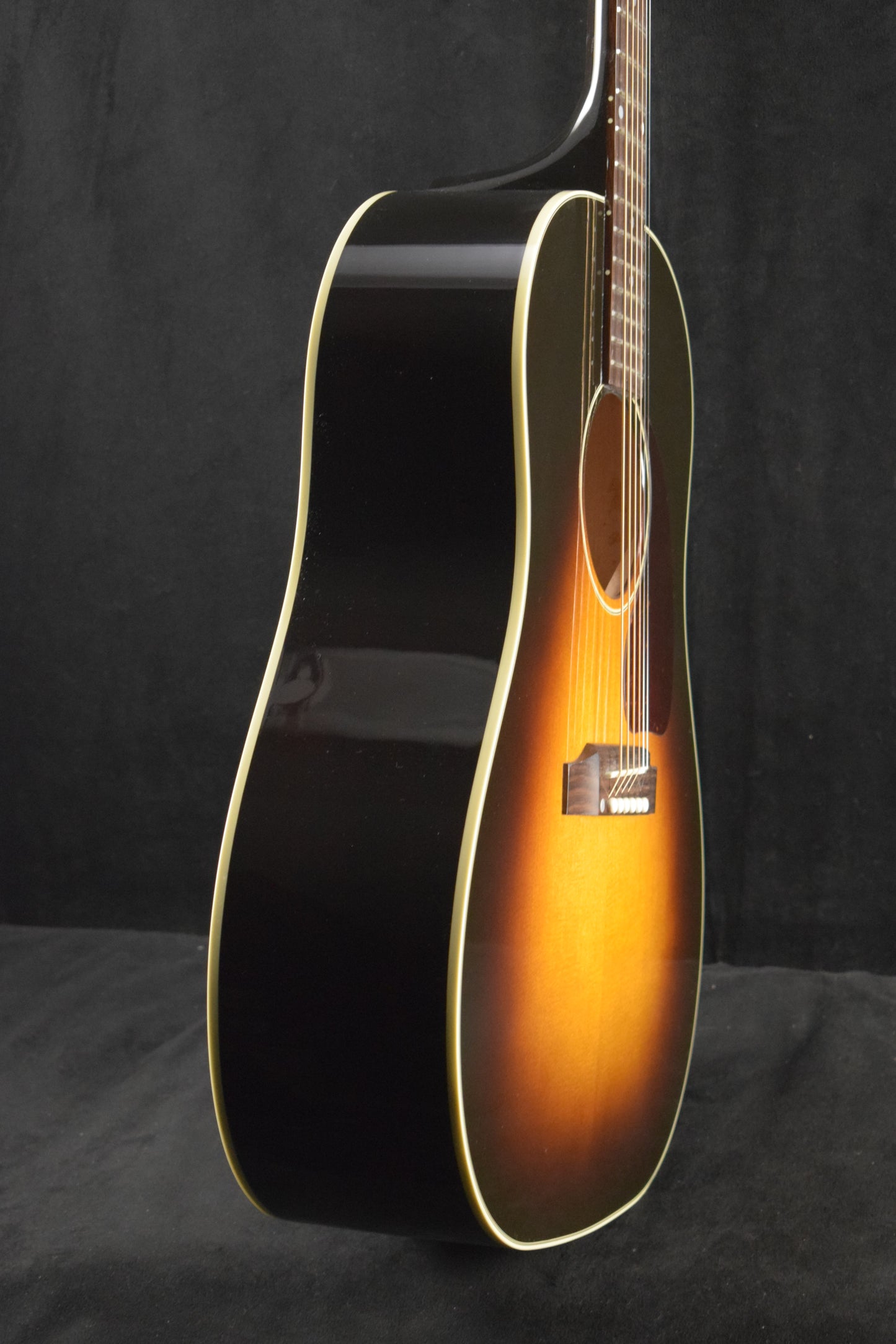 Gibson J-45 Standard Vintage Sunburst