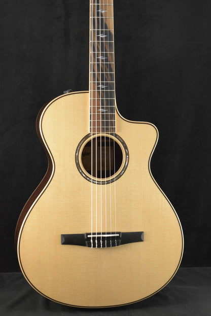 Taylor 812ce-N Nylon-String 12-Fret Natural