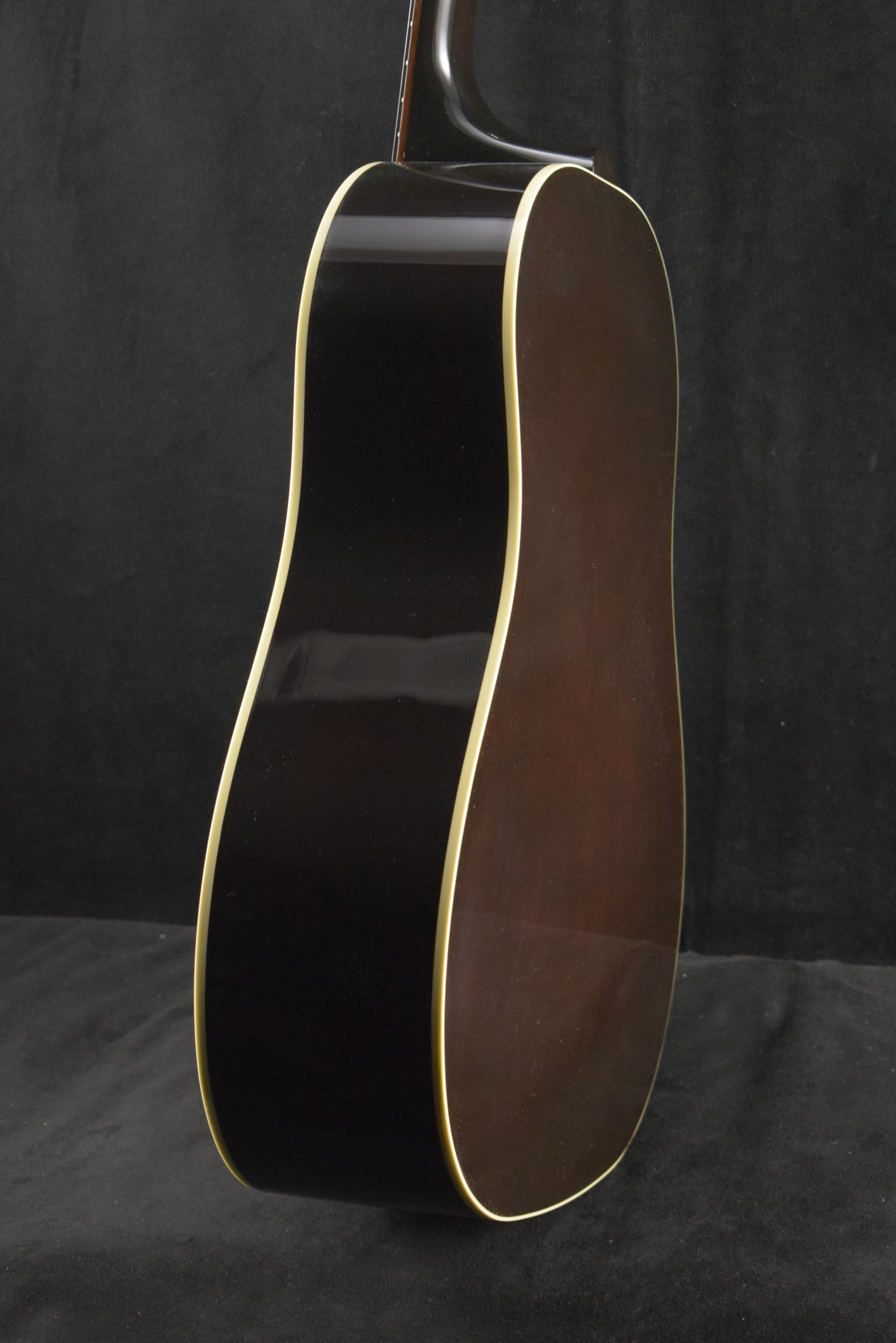 Gibson J-45 Standard Vintage Sunburst