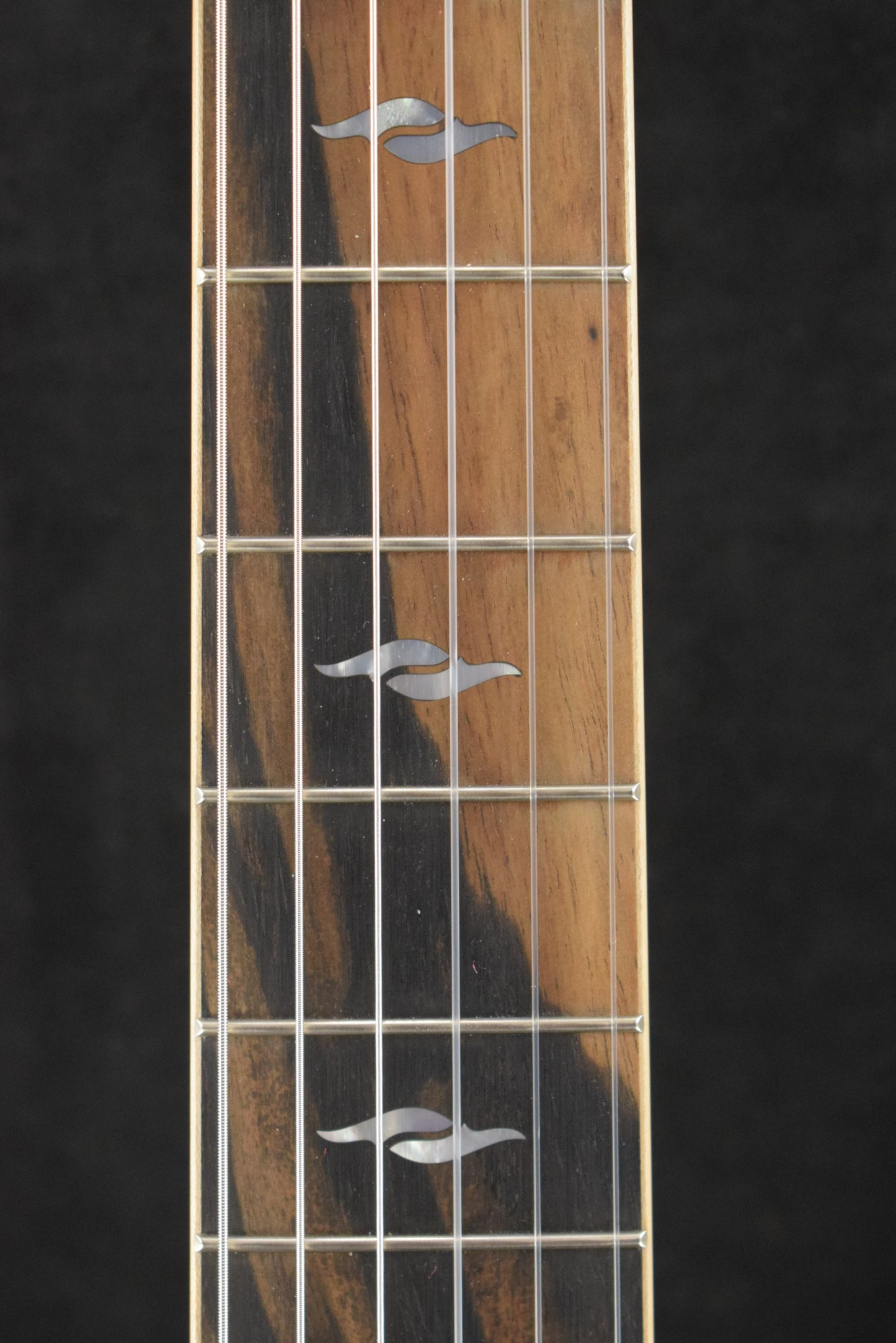 Taylor 812ce-N Nylon-String 12-Fret Natural