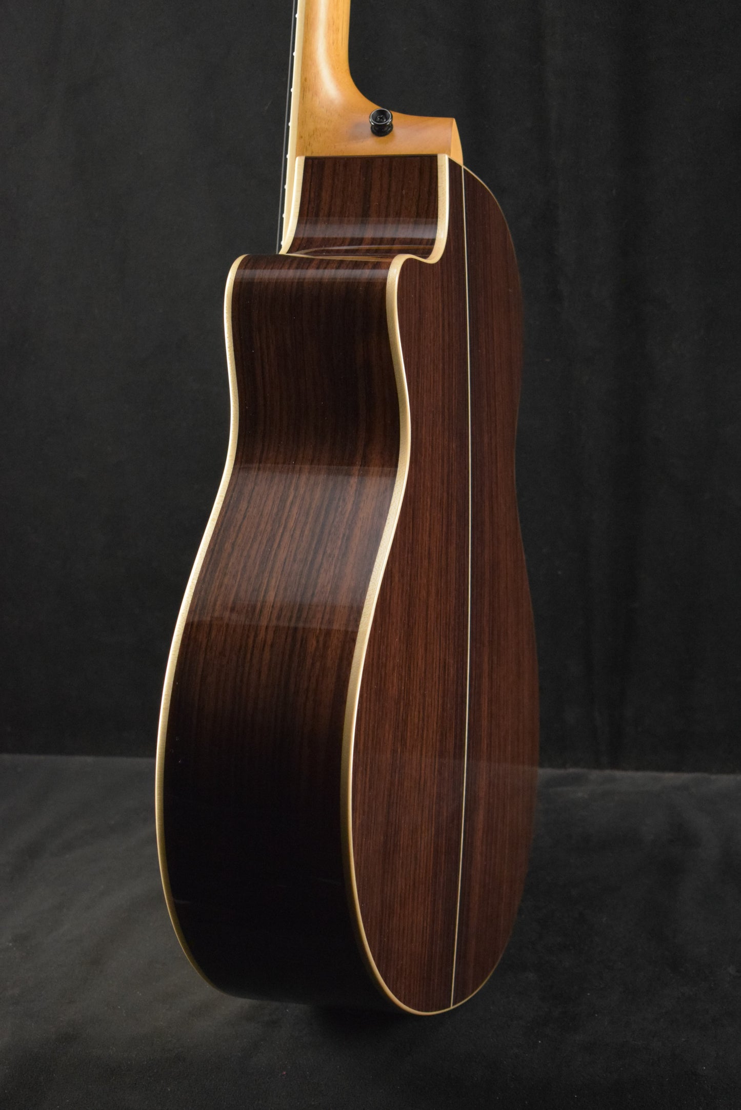 Taylor 812ce-N Nylon-String 12-Fret Natural