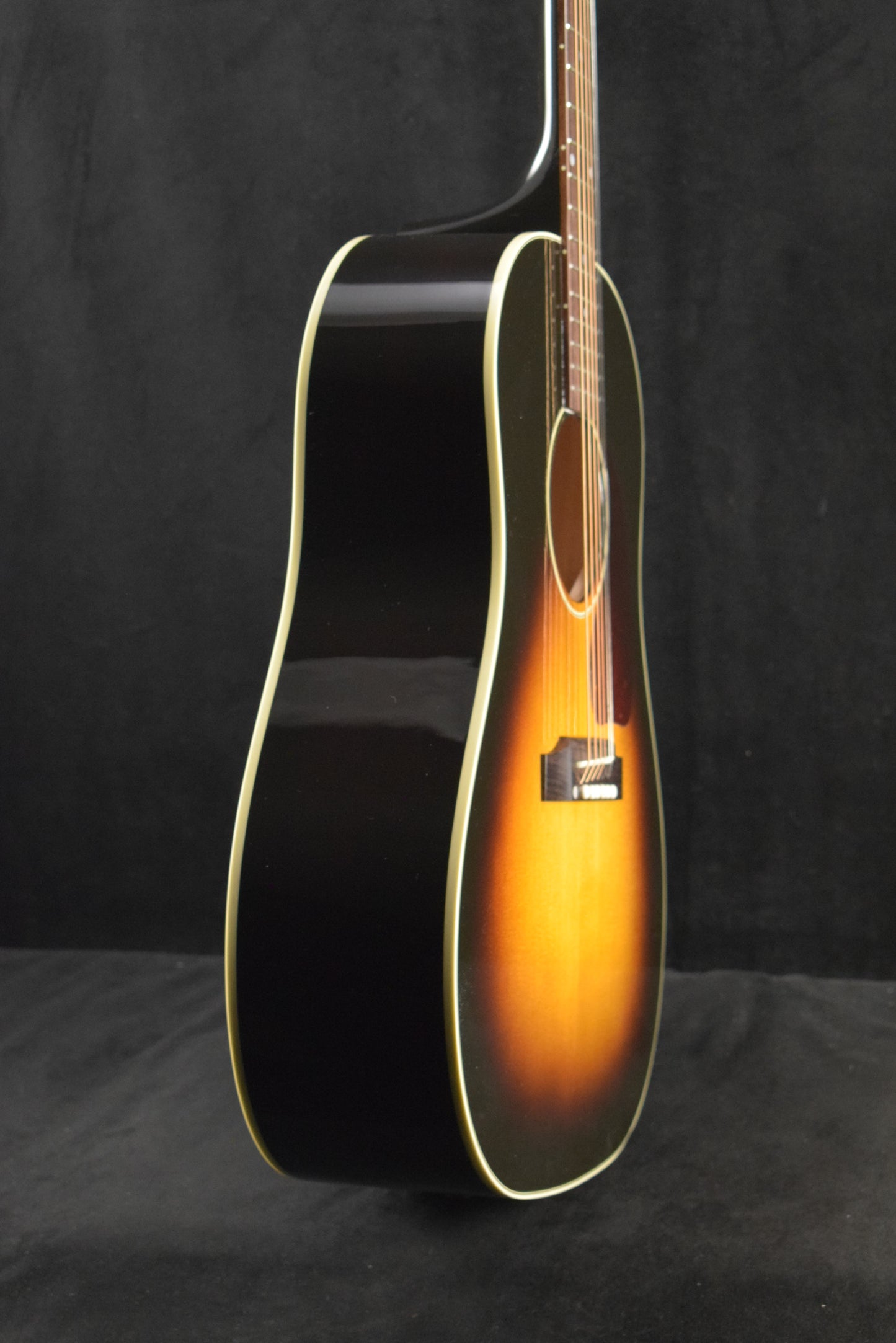 Gibson J-45 Standard Vintage Sunburst