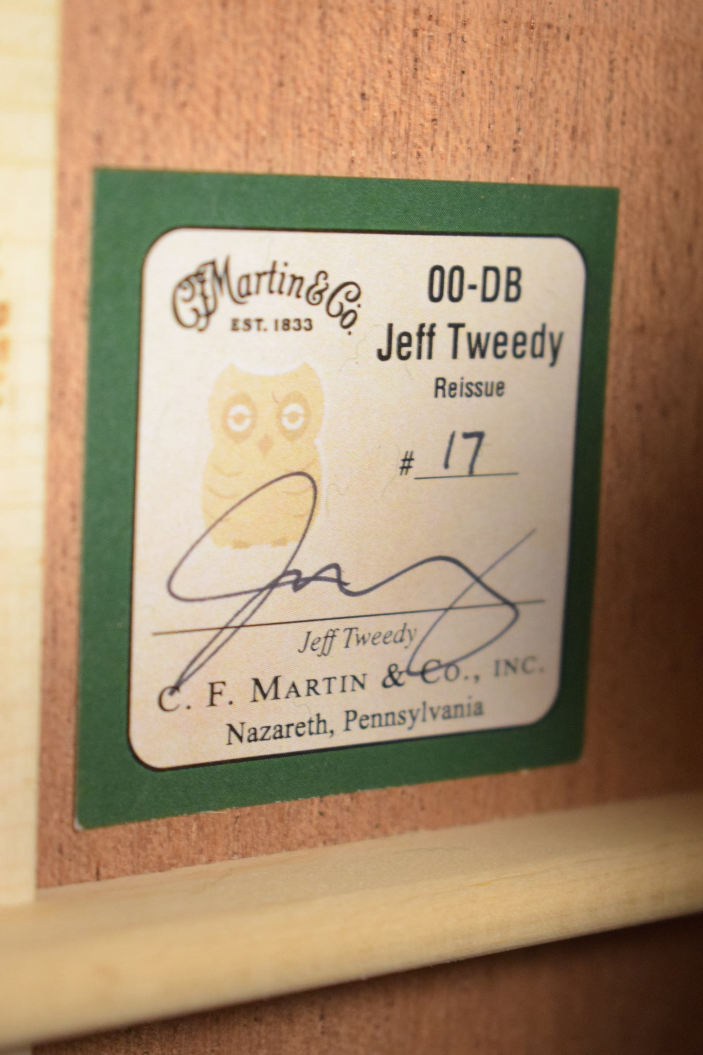 Martin 00DB Jeff Tweedy Concert Deep Body Oak Toner Tweedy Burst