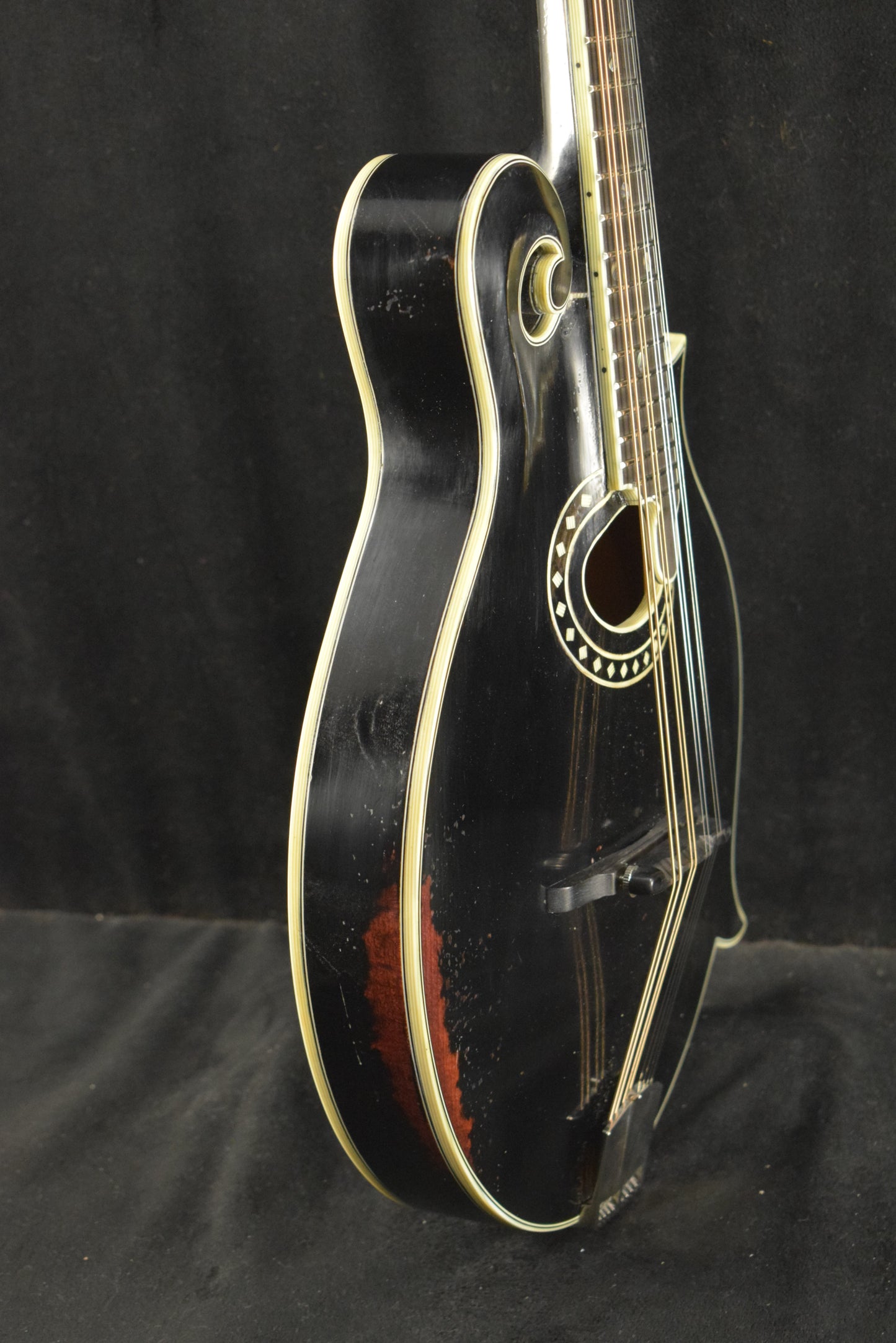 Eastman MD814/V-BK F-Style Oval-Hole Mandolin Antique Black Varnish