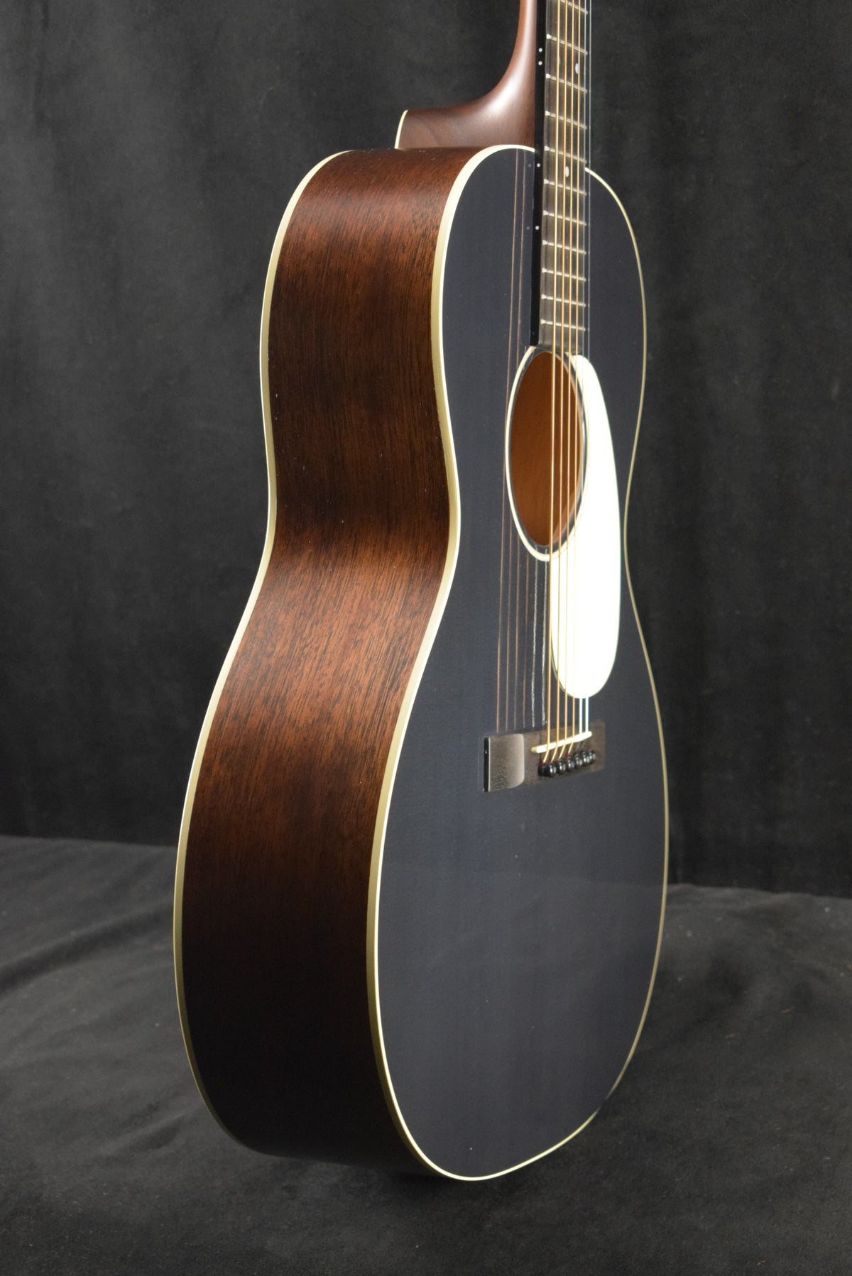 Martin 00L-16E Sloped Shoulder 00 Concert Acoustic-Electric Black Smoke