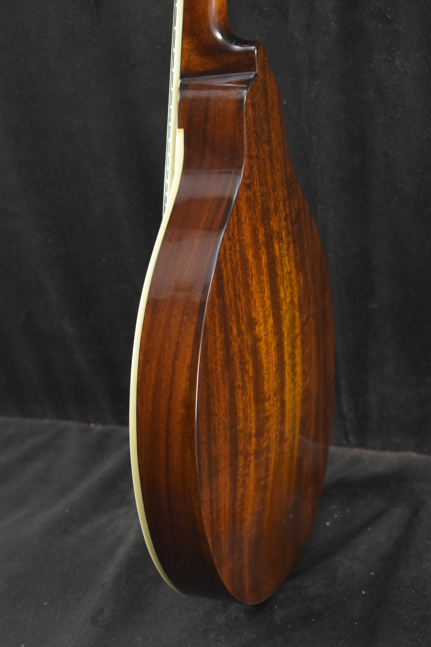Eastman MD404-BK A-Style Oval-Hole Mandolin Black
