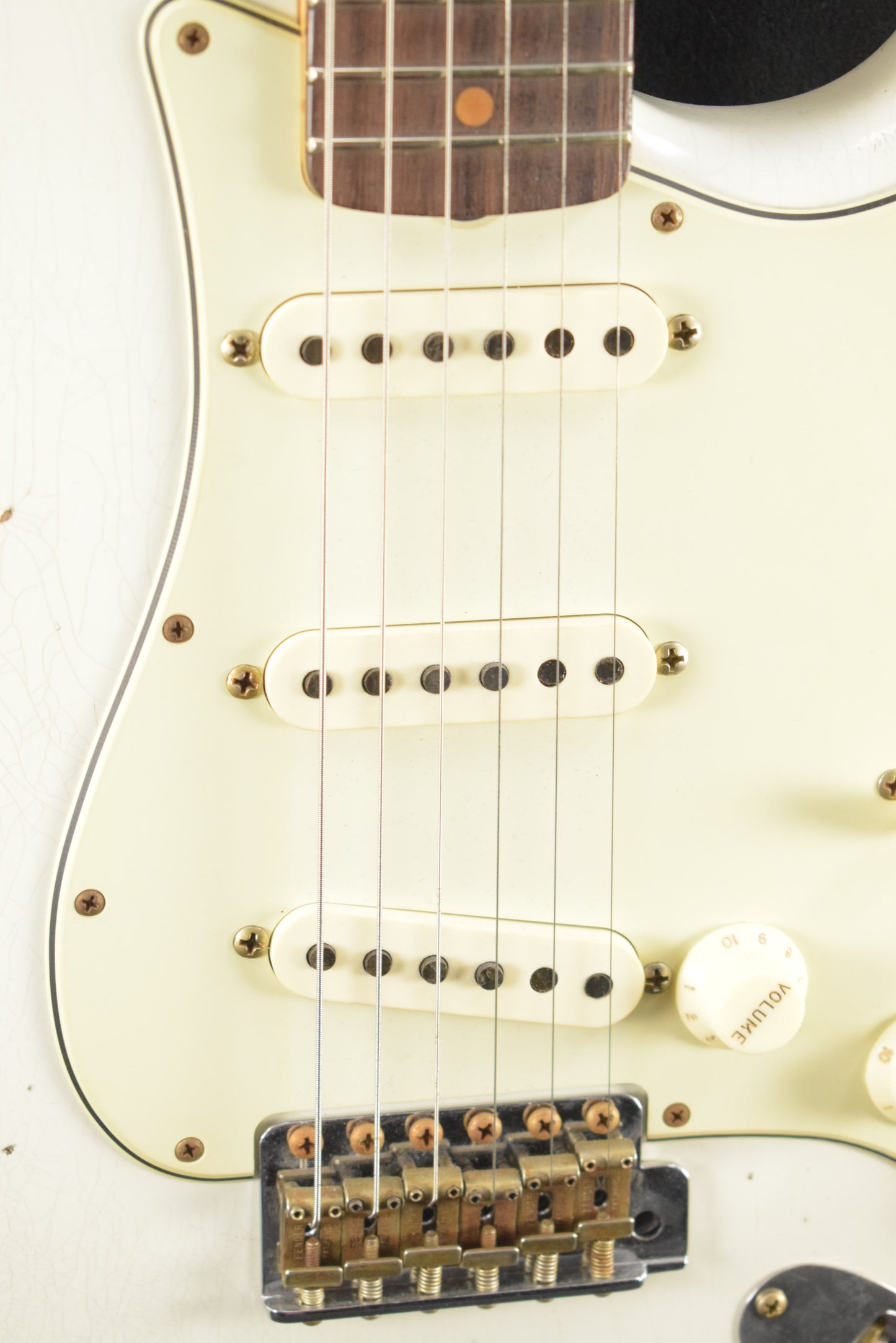 Fender Limited Edition 1964 L-Series Stratocaster Heavy Relic 3A Aged Olympic White