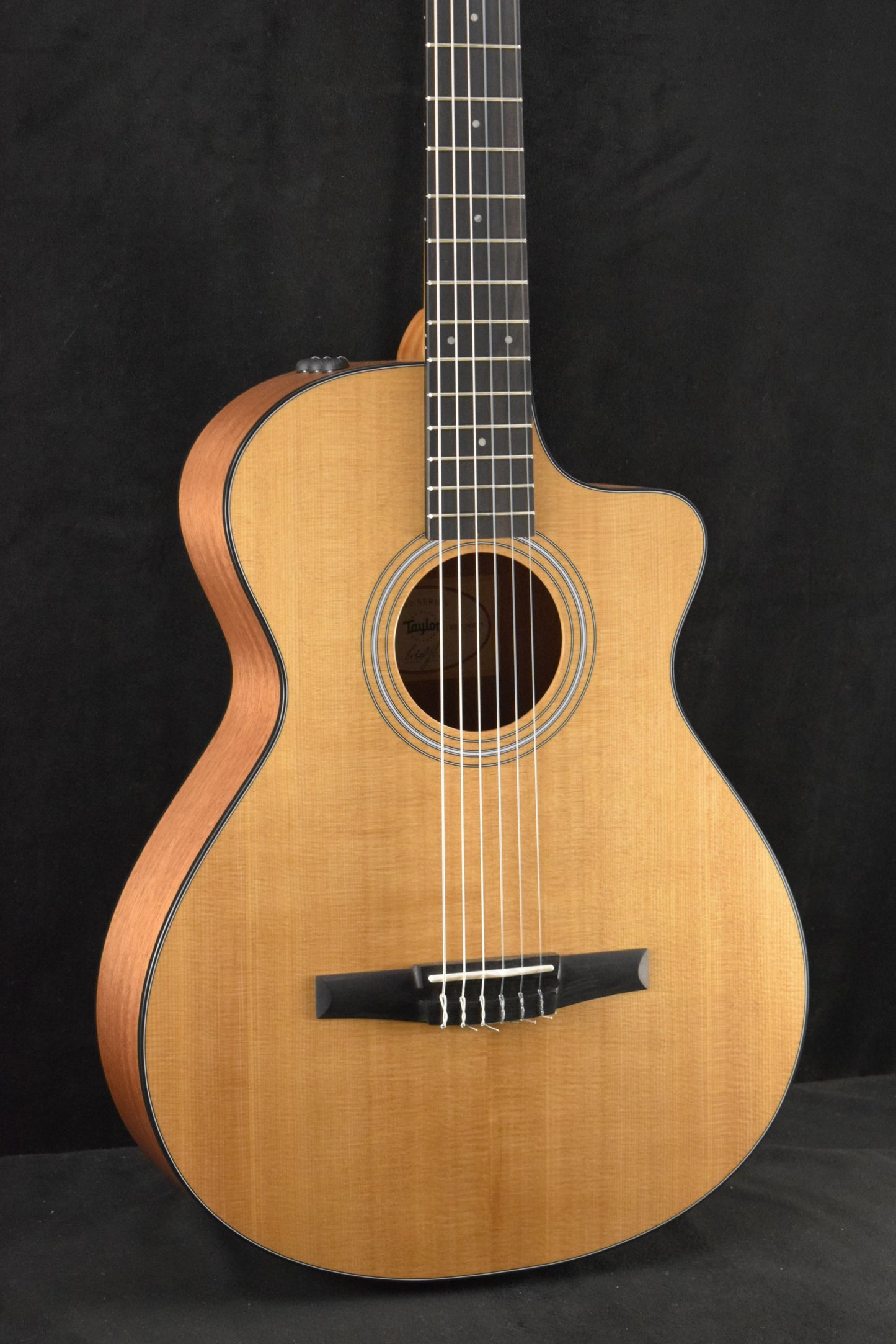 Taylor 112ce-N Nylon-String Acoustic-Electric Sapele/Torrefied Spruce Natural