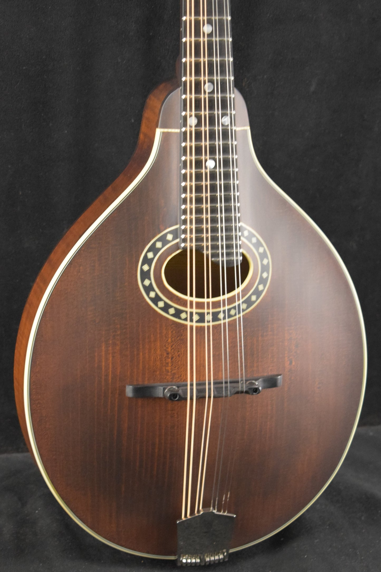 Eastman MD304 A-Style Oval-Hole Mandolin Classic Satin Finish