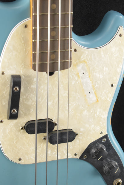 Fender JMJ Road Worn Mustang Bass Faded Daphne Blue Rosewood Fingerboard