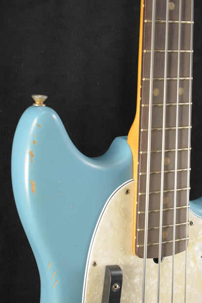 Fender JMJ Road Worn Mustang Bass Faded Daphne Blue Rosewood Fingerboard