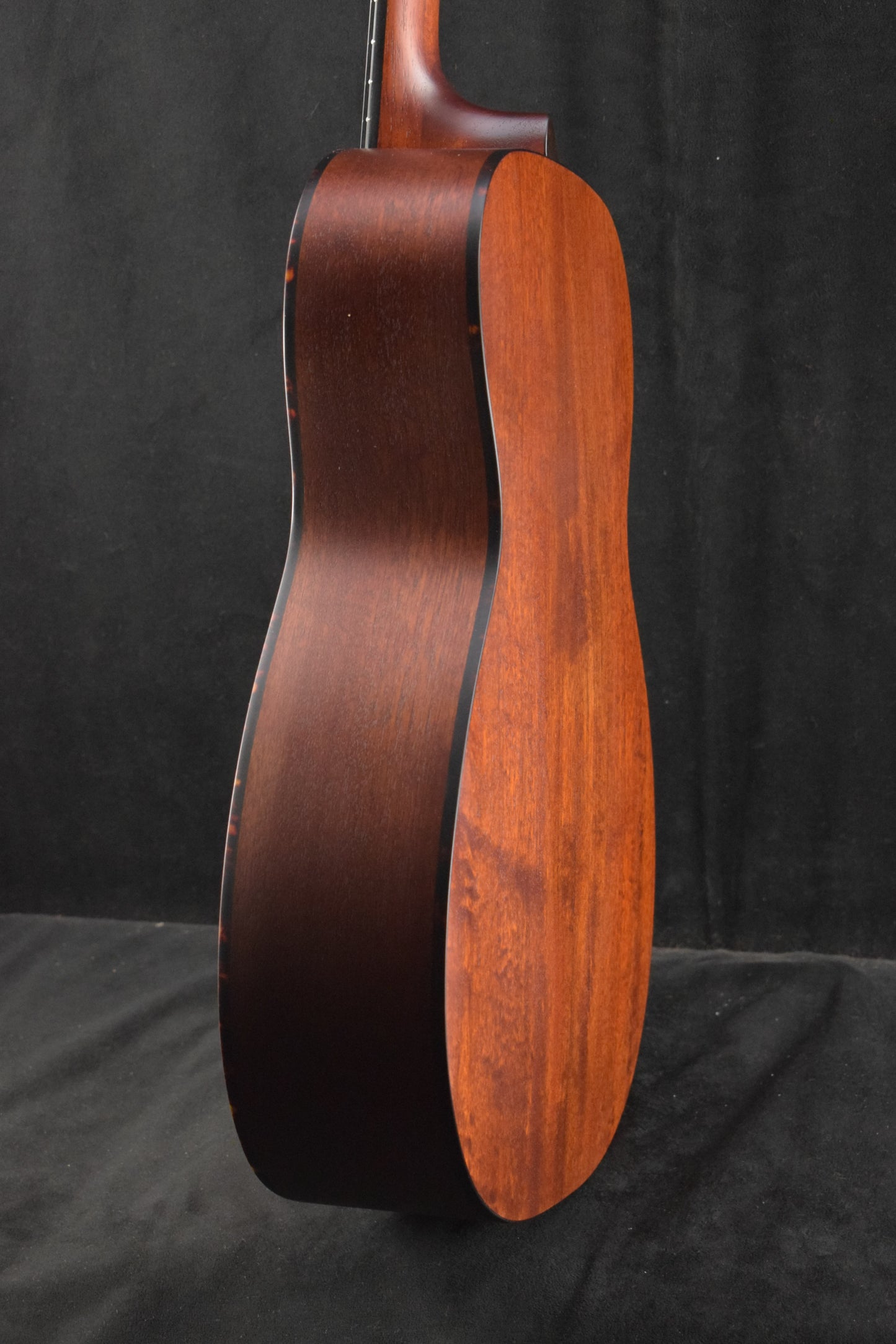 Eastman E1OM-CLA Solid Sitka Spruce/Sapele Orchestra Model Classic Truetone Satin