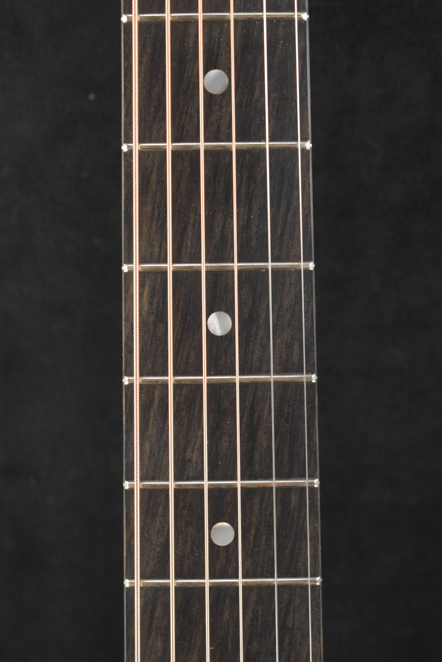 Eastman E2OM Solid Cedar/Sapele Orchestra Model Natural Truetone Satin