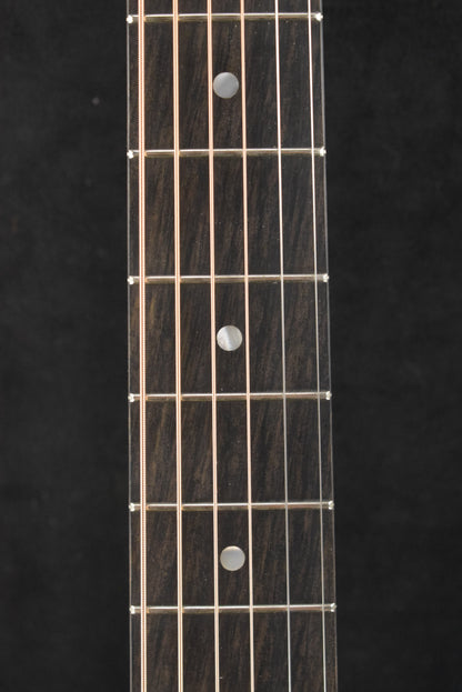 Eastman E2OM Solid Cedar/Sapele Orchestra Model Natural Truetone Satin