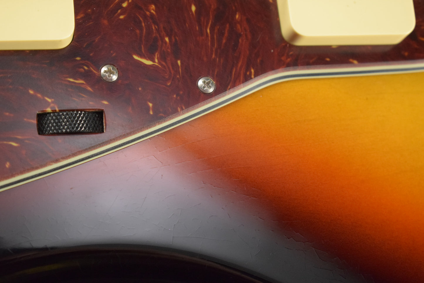 Fender 1967 Jazzmaster DLX Closet Classic 3-Color Sunburst 3A Rosewood Fingerboard