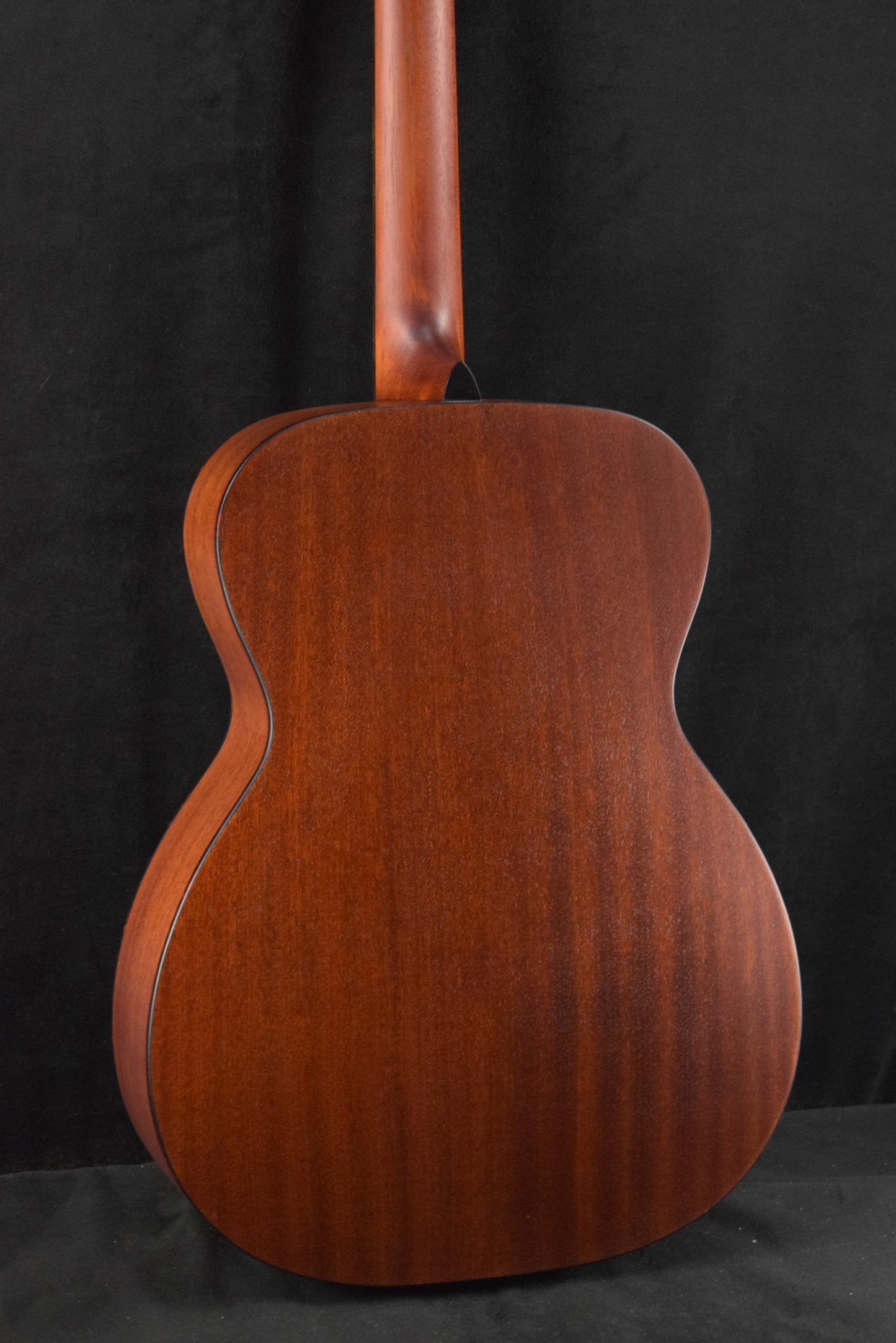 Eastman E2OM Solid Cedar/Sapele Orchestra Model Natural Truetone Satin