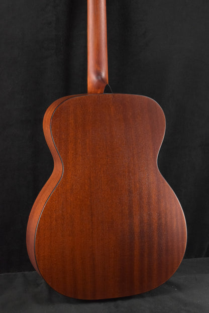 Eastman E2OM Solid Cedar/Sapele Orchestra Model Natural Truetone Satin