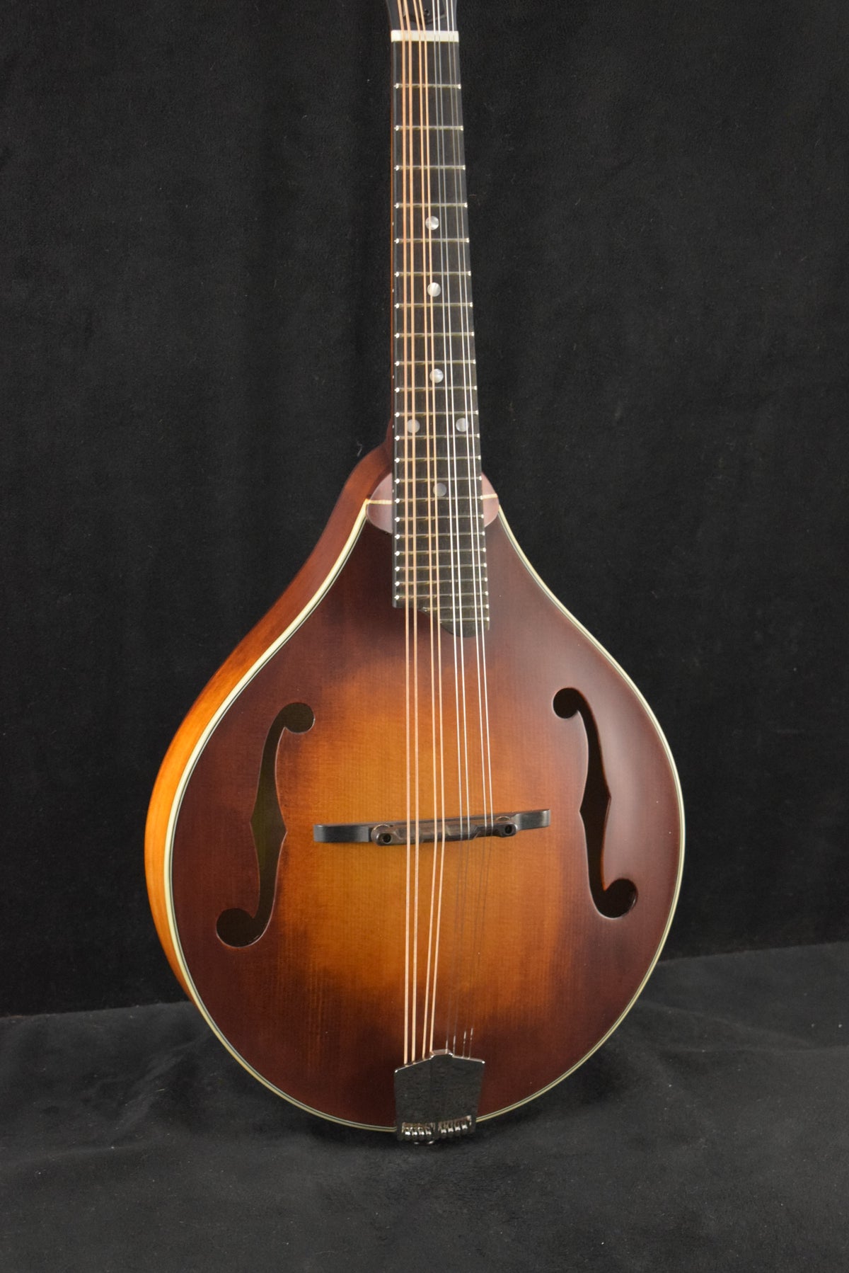 Eastman MD305-A-WN-AB A-Style F-Hole Mandolin Adirondack Top Wide Nut Amberburst