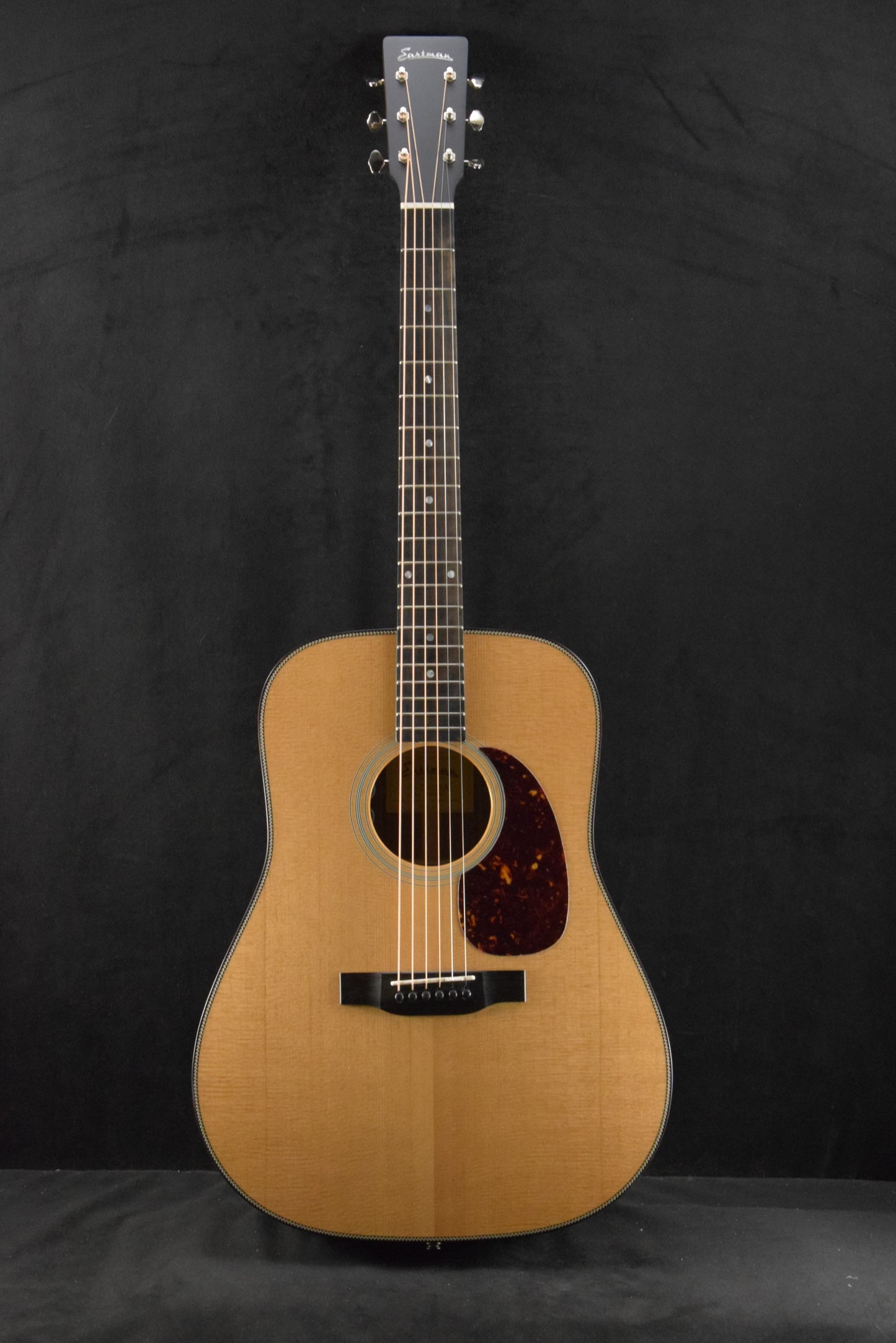 Eastman E3D-DLX Deluxe Acoustic Electric Dreadnought Natural Truetone Gloss