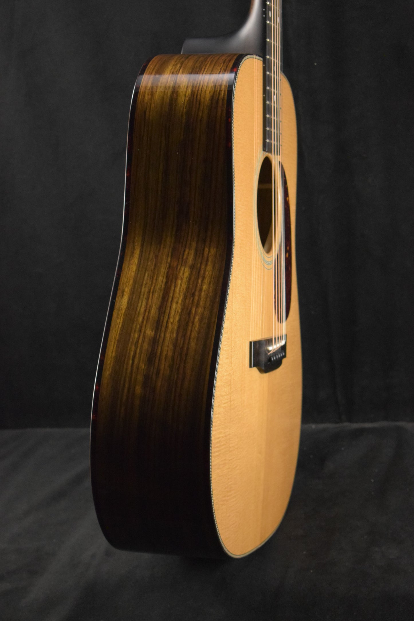 Eastman E3D-DLX Deluxe Acoustic Electric Dreadnought Natural Truetone Gloss