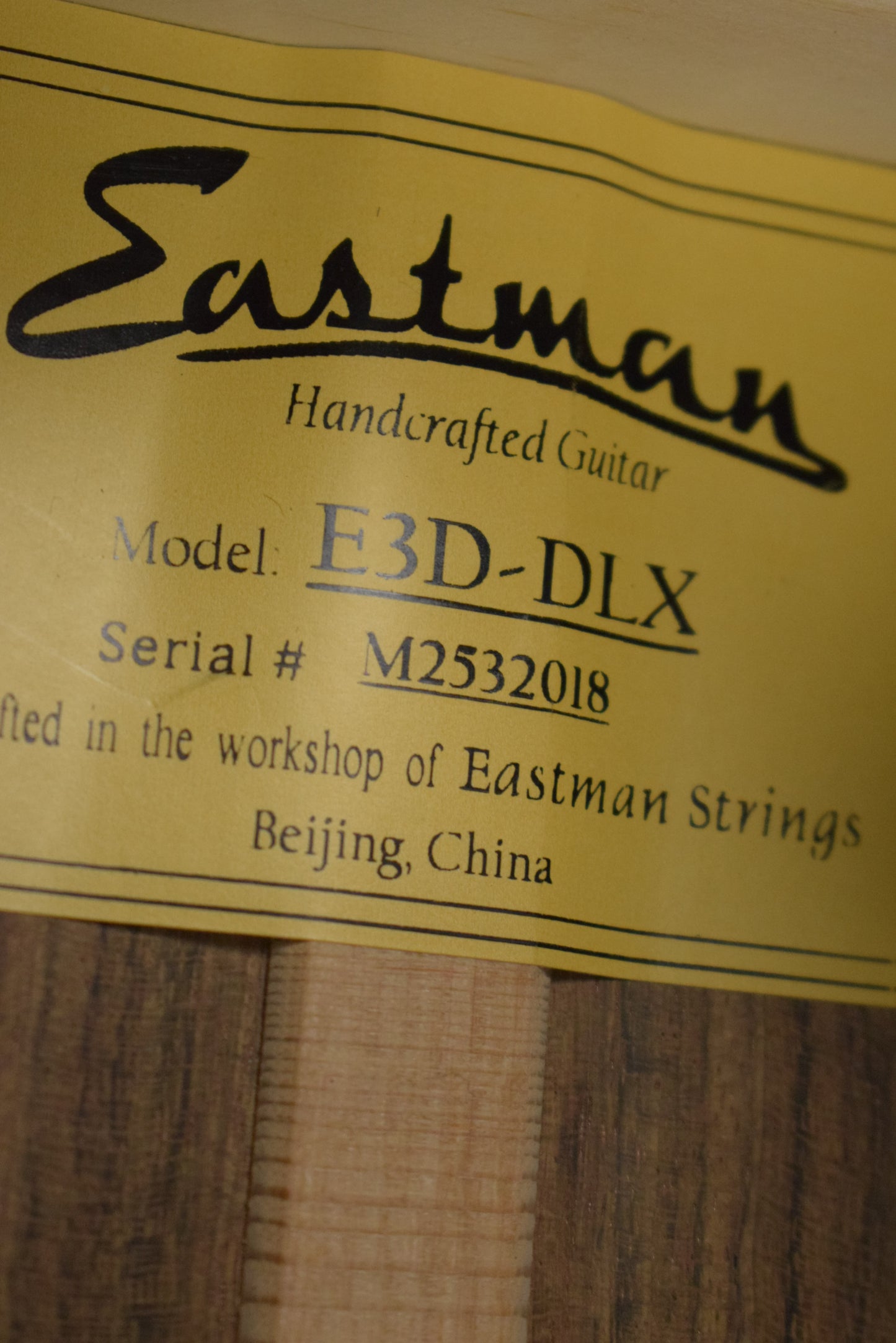 Eastman E3D-DLX Deluxe Acoustic Electric Dreadnought Natural Truetone Gloss