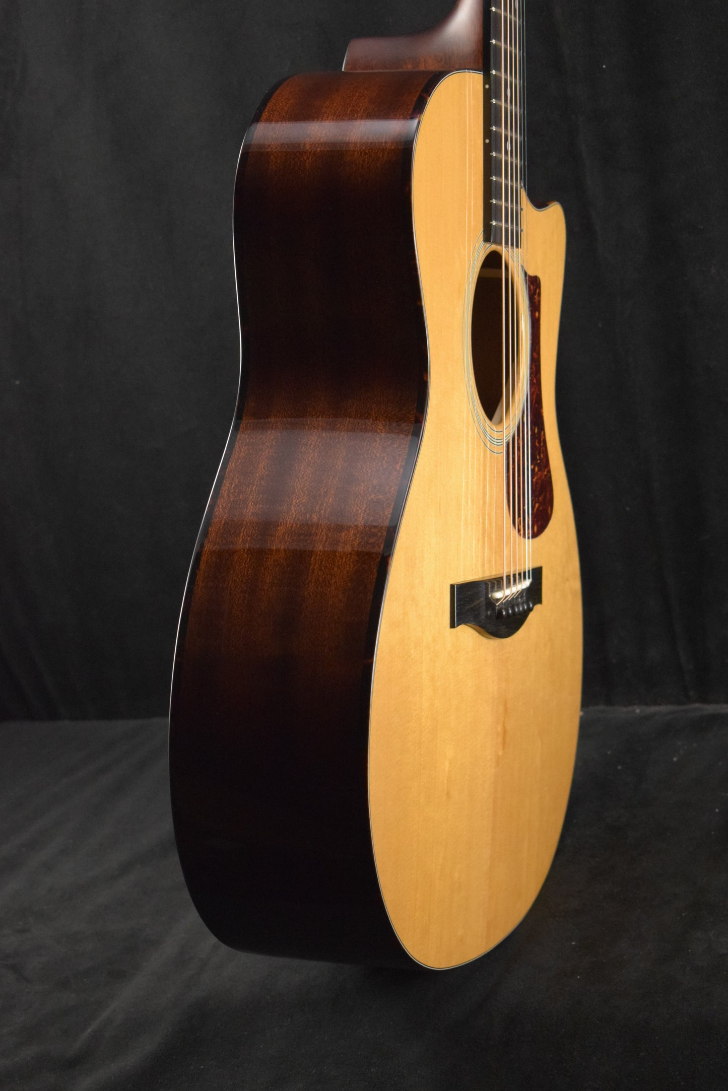Eastman AC122-1CE-DLX Deluxe Acoustic Electric Grand Auditorium Natural Truetone Gloss