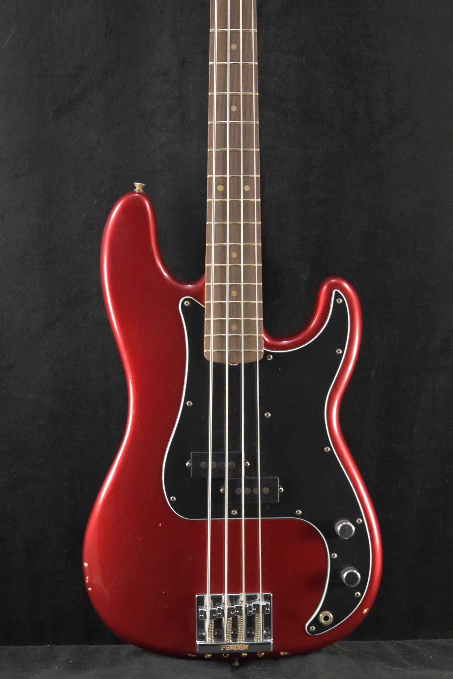 Fender Nate Mendel P Bass Candy Apple Red Rosewood Fingerboard