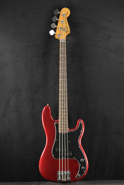 Fender Nate Mendel P Bass Candy Apple Red Rosewood Fingerboard