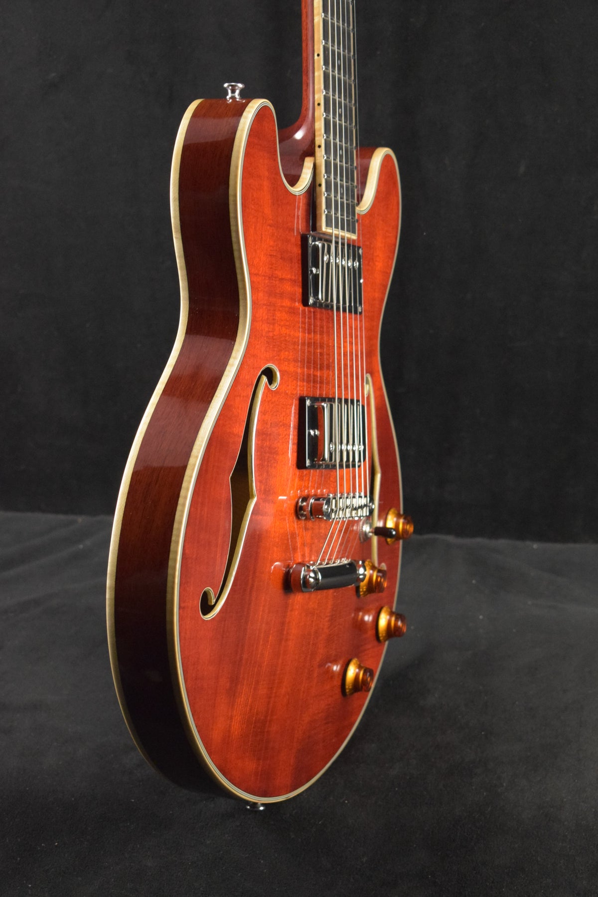 Eastman T184MX All Solid Carved Series 14" Thinline Classic Truetone Gloss