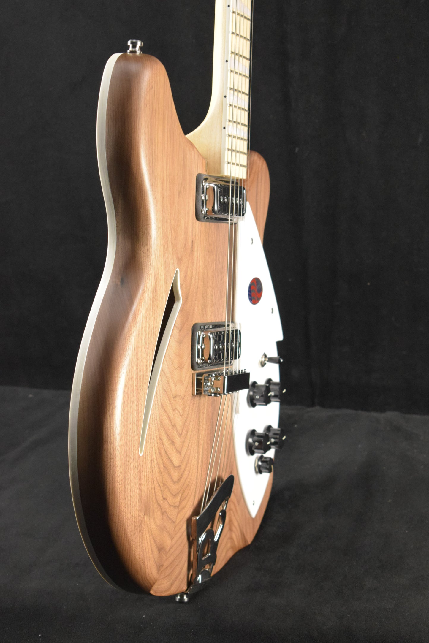 Rickenbacker 360W 6-String Walnut