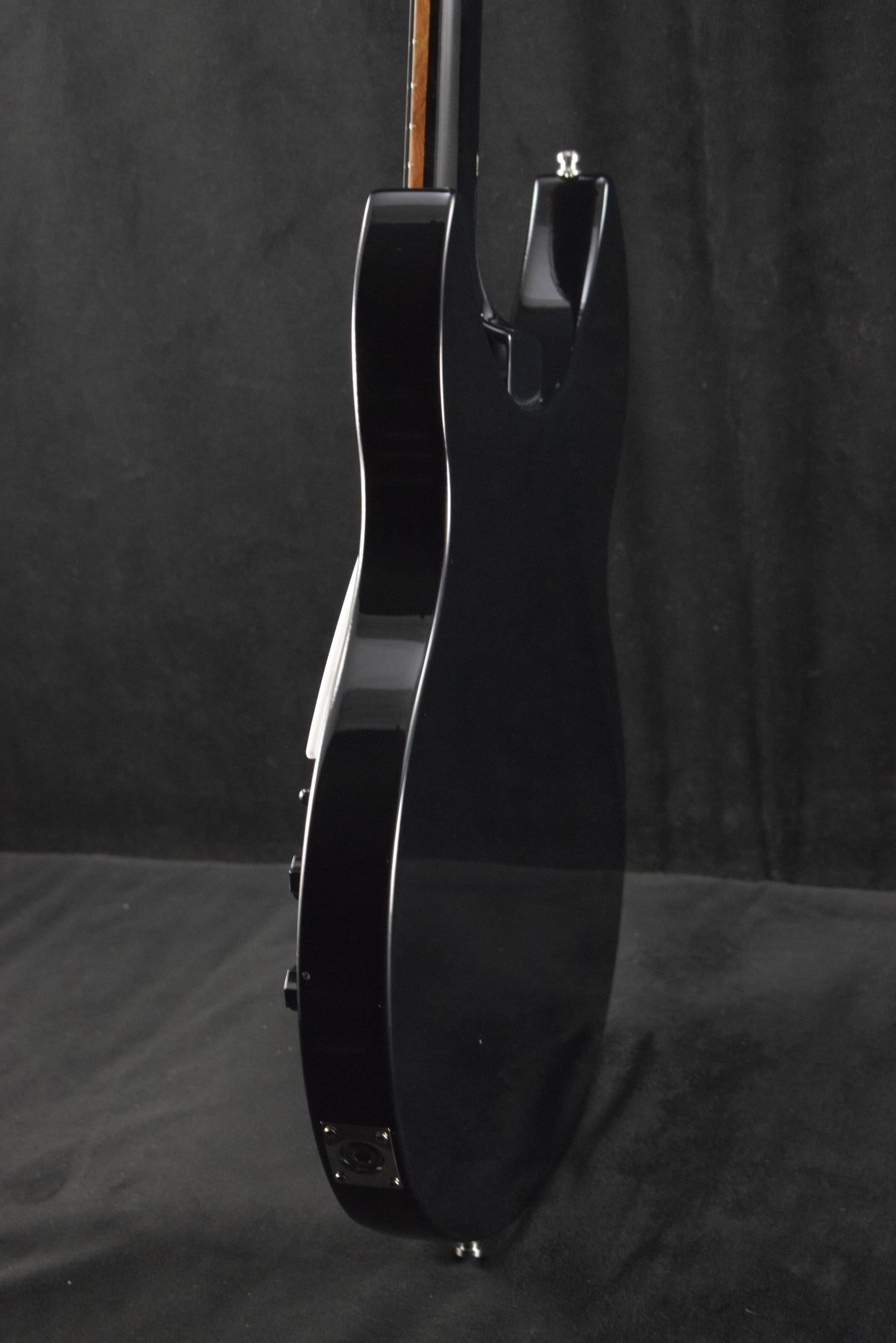 Rickenbacker 330 6-String Jetglo