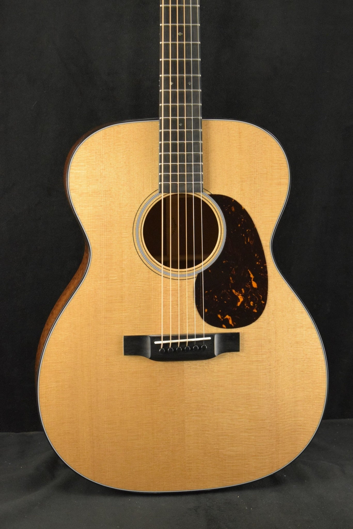 Martin Custom Shop 000/OM Auditorium Quilted Pommele Sapele Sitka Spruce VTS Natural